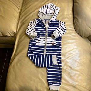 Carter’s 18 months  Gray/White